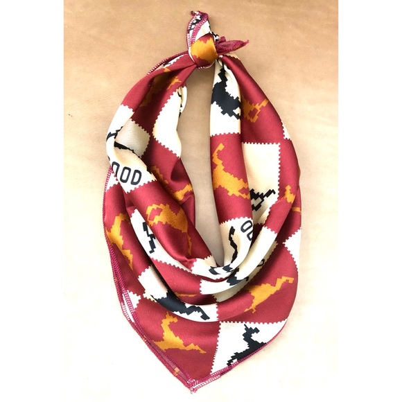 🐴 Horse Equestrian Checked Satin Scarf - Picture 3 of 6